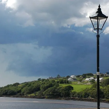 לינה וארוחת בוקר Eagle's Nest 4*