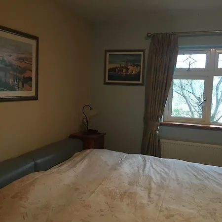 Eagle's Nest לינה וארוחת בוקר 4*