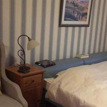 לינה וארוחת בוקר Eagle's Nest 4*